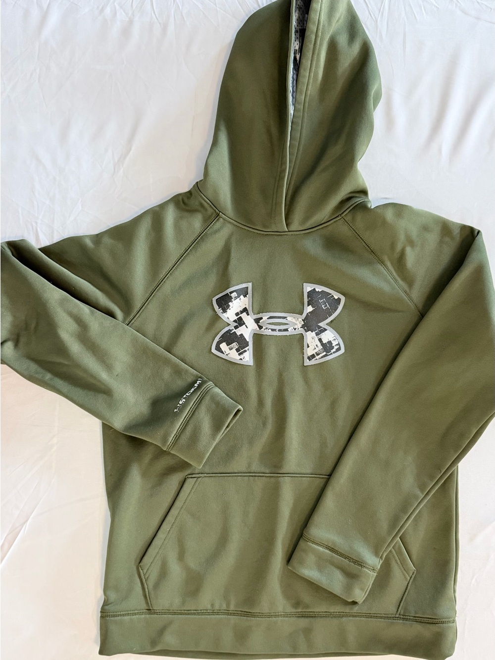 Under Armour Kids Olive Green Camo Logo Pullover Hoodie size L